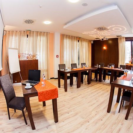 Hotel Impozant Valča Eksteriør bilde