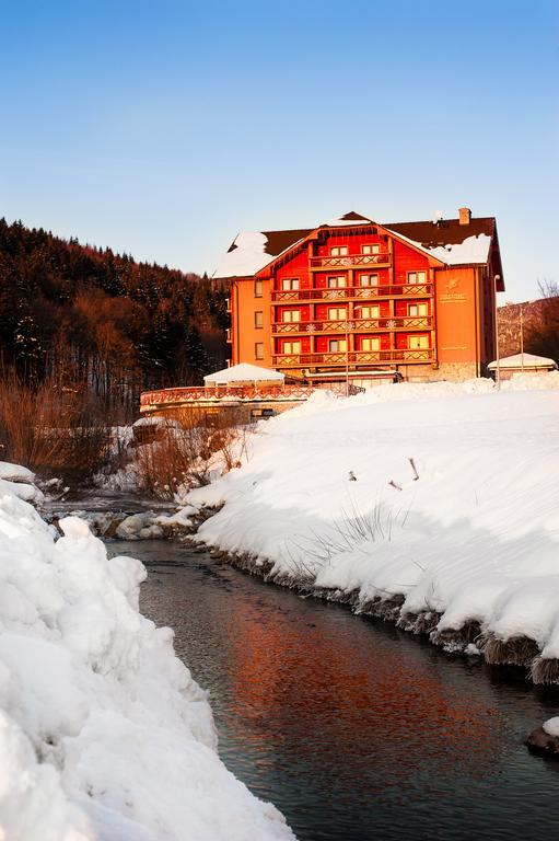 Hotel Impozant Valča Eksteriør bilde