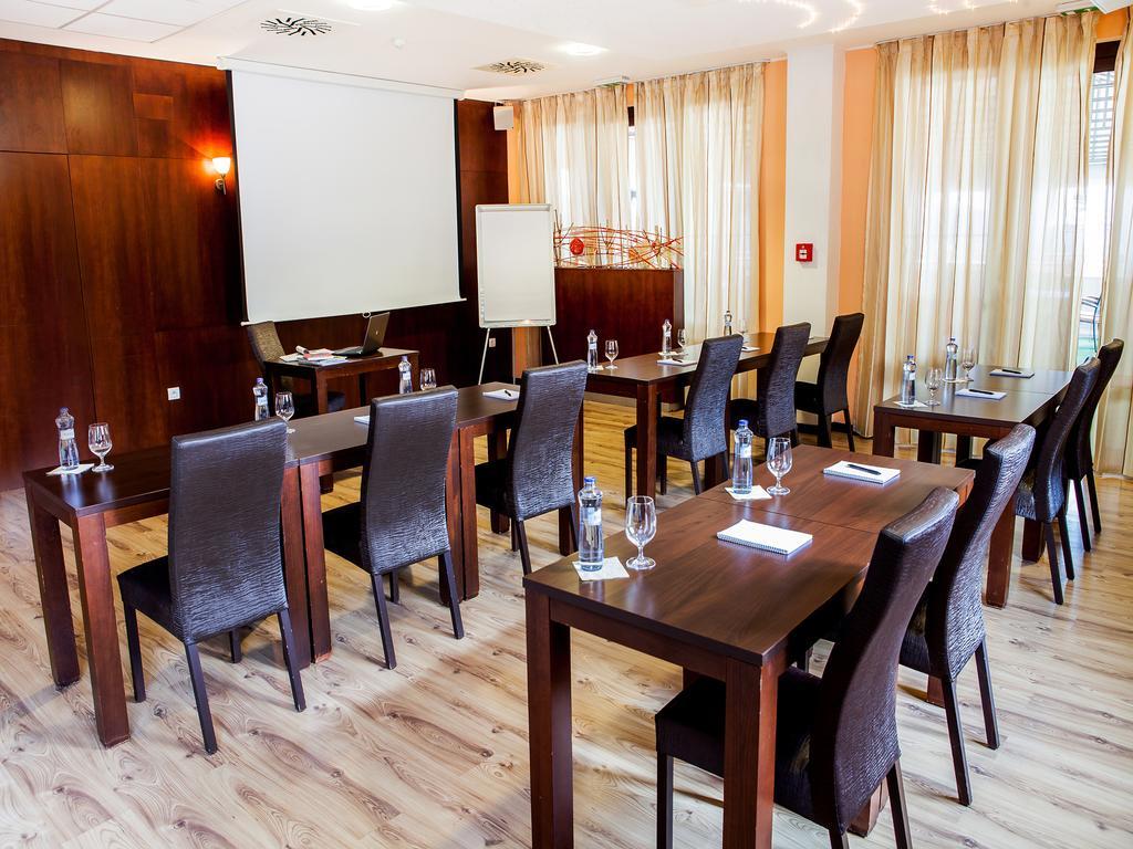 Hotel Impozant Valča Eksteriør bilde