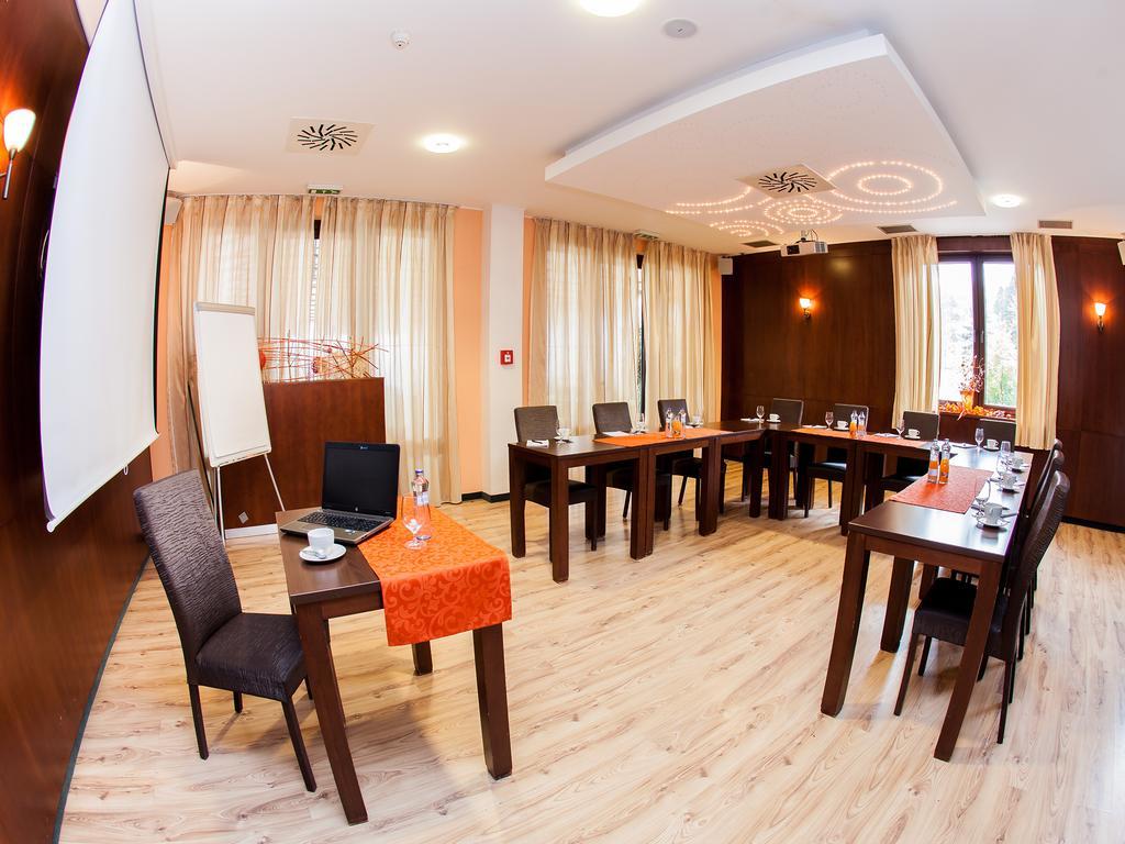 Hotel Impozant Valča Eksteriør bilde
