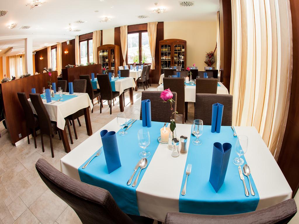 Hotel Impozant Valča Eksteriør bilde