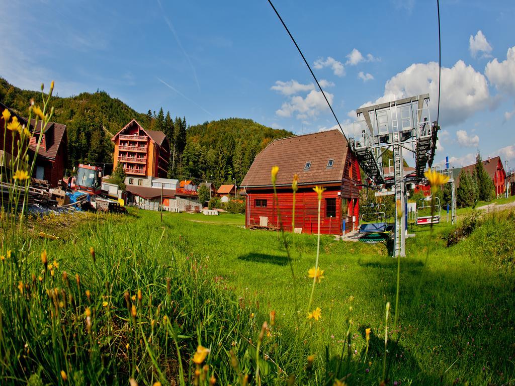 Hotel Impozant Valča Eksteriør bilde