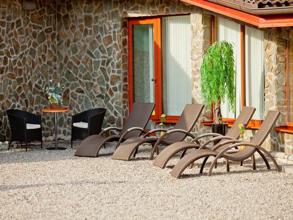 Hotel Impozant Valča Eksteriør bilde