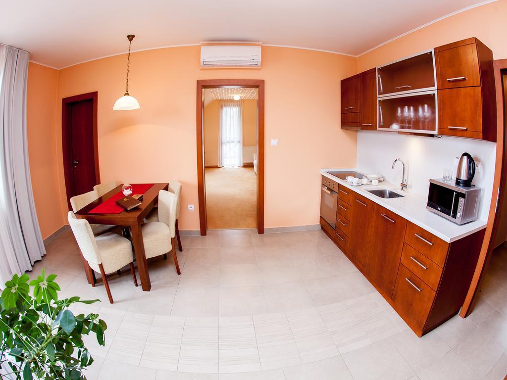 Hotel Impozant Valča Eksteriør bilde